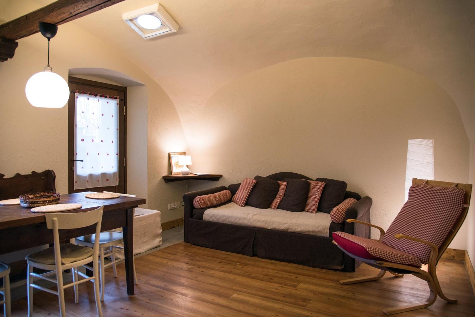 Le Bibelot Apartments Nus Room photo